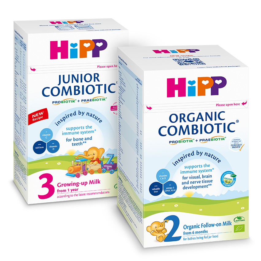 Välja on pandud kaks karbikest Hippi imiku piimasegu, millest üks on märgistatud "Junior Combiotic" 1-3-aastastele ja teine "Organic Combiotic" 6-12 kuu vanustele, mõlemad keskenduvad probiootikumidele ja prebiootikumidele ning on kaunilt illustreeritud elevandiga.