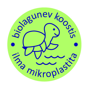 Ümmargune roheline kleebis valge kilpkonnaga, mis ujub vees, ümbritsetud võõrkeelse tekstiga.
